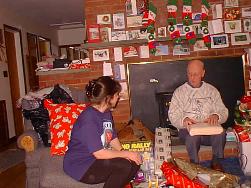 No description provided for: /1997/1225-4-christmas-finale/photo03.html