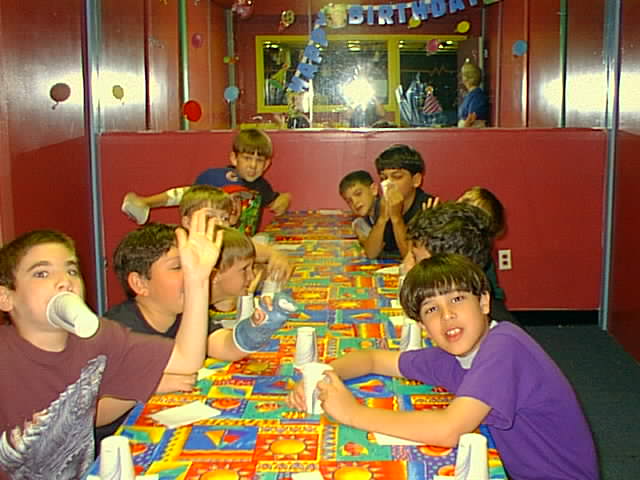 No description provided for: /1999/0606-bday/bday-06.html