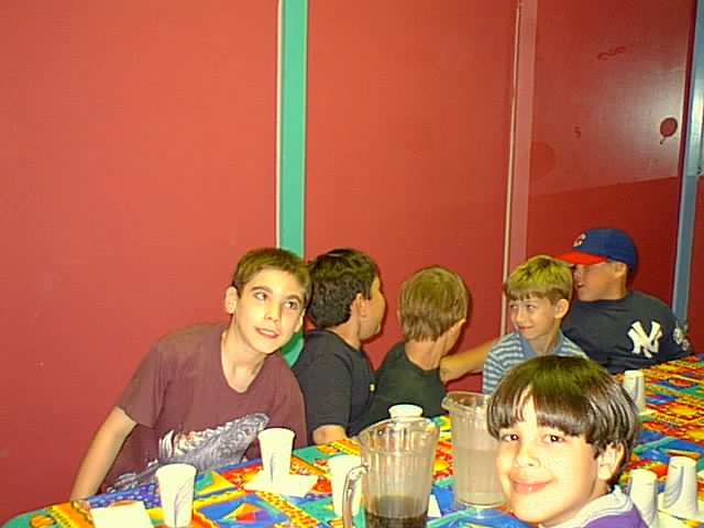 No description provided for: /1999/0606-bday/bday-09.html