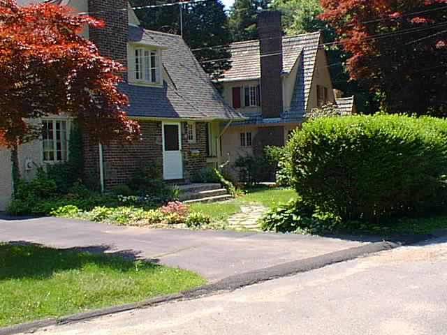 No description provided for: /1999/0606-willow-dr/willow-dr-04.html