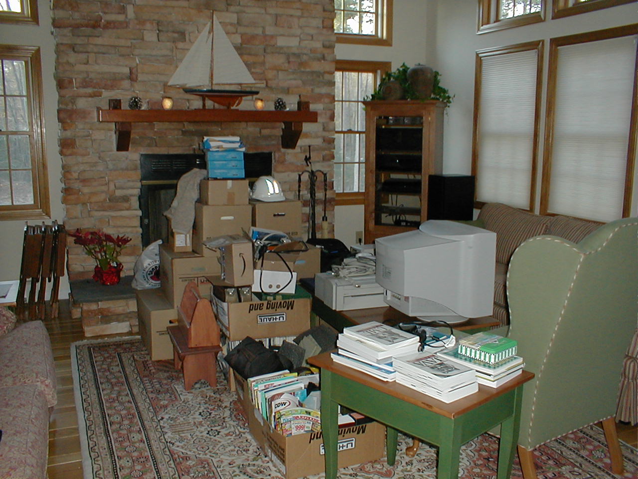 No description provided for: /2001/04-06/0414-new-shelves/shelves-01.html