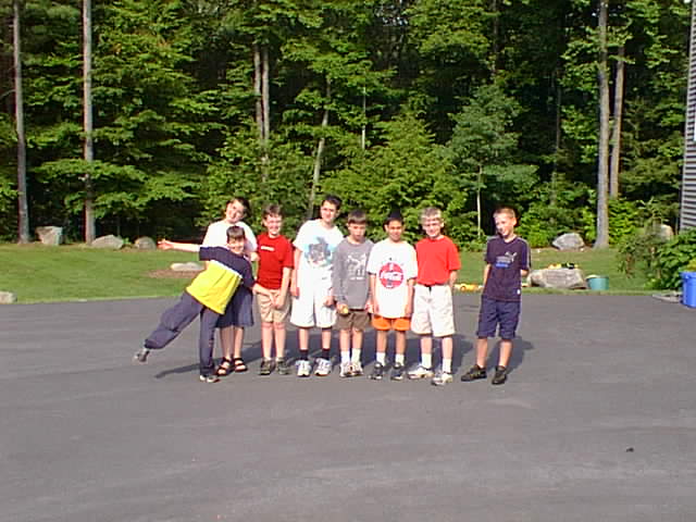 No description provided for: /2001/04-06/0610-bday/_2/bday-32.html