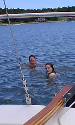 No description provided for: /2001/07-09/0707-sailing/_2/tara+katy.html