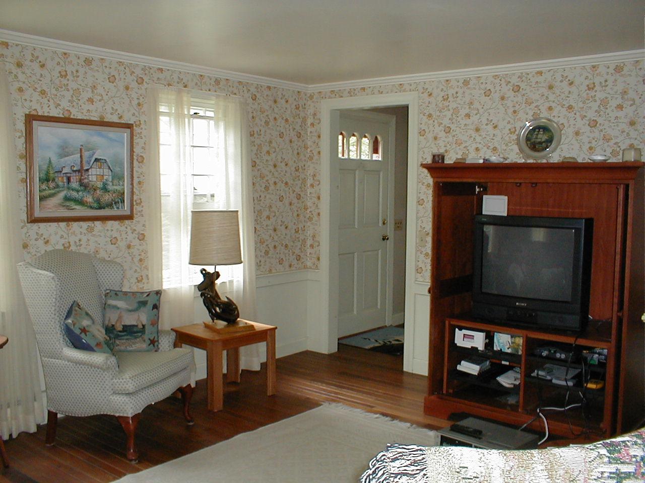 No description provided for: /2001/07-09/0720-cape-house/_2/house-family-room.html