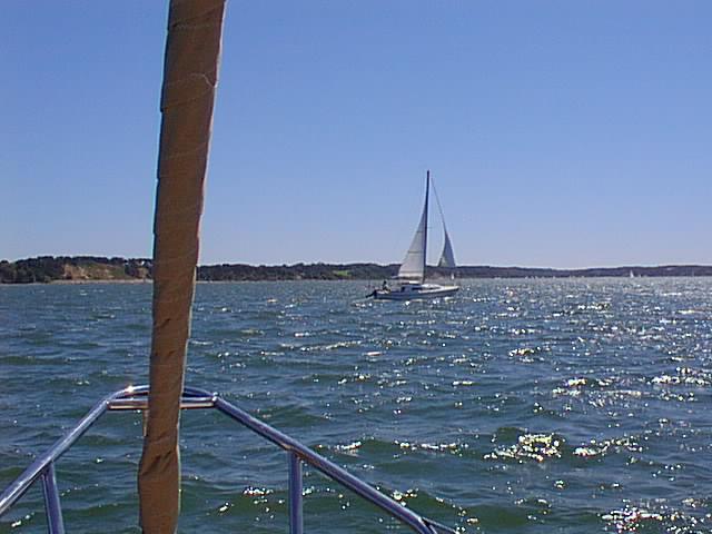 No description provided for: /2001/07-09/0721-sailing/_1/neighbor-bow-20010721.html