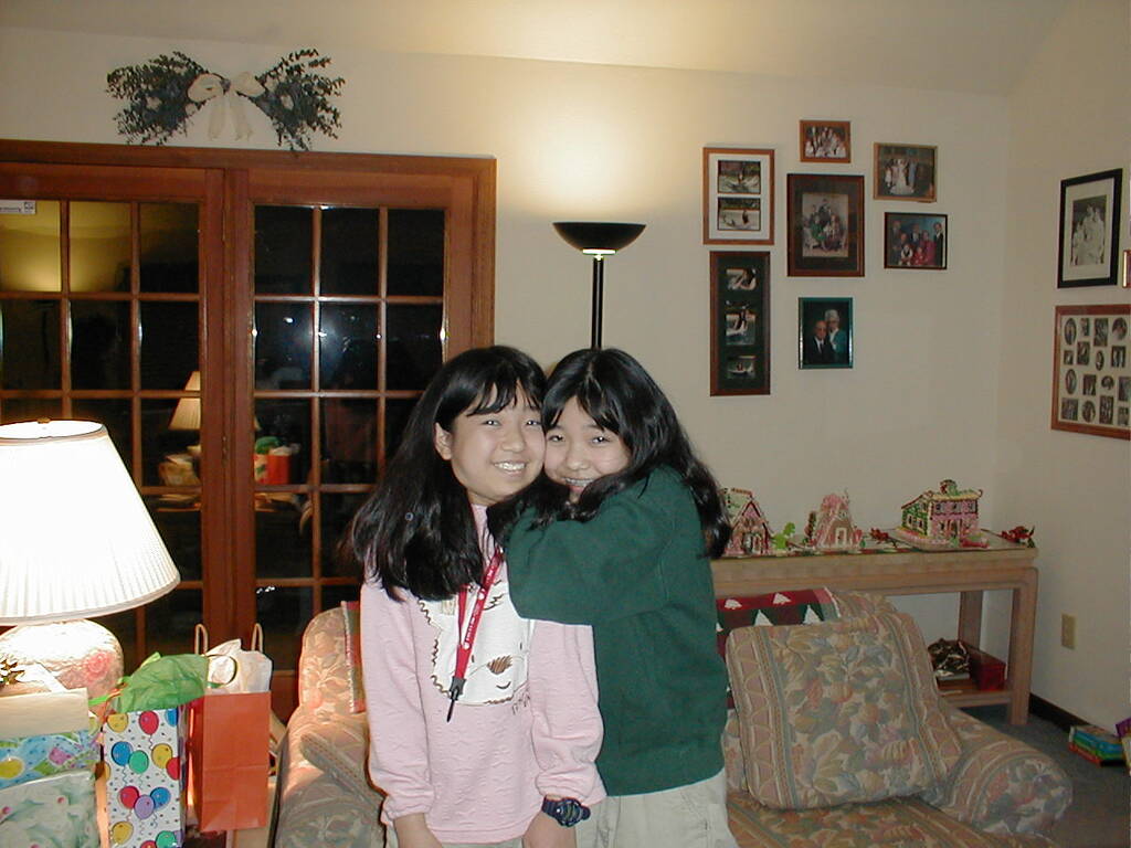 No description provided for: /2001/01-03/0331-erin-bday/_1/photo04.html