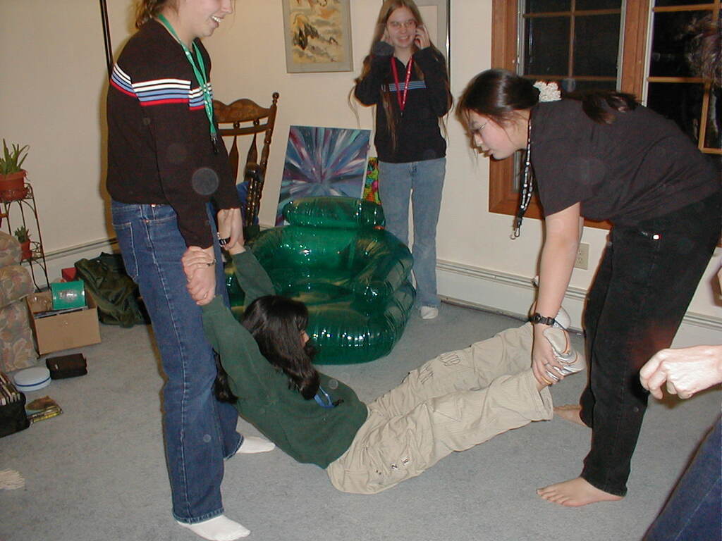 No description provided for: /2001/01-03/0331-erin-bday/_2/photo25.html