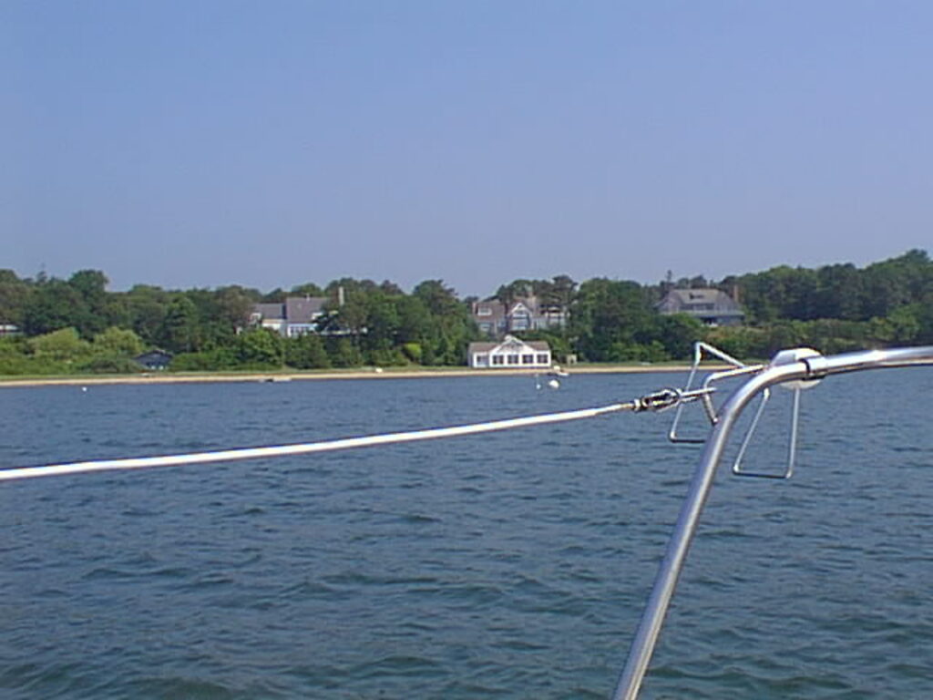 No description provided for: /2001/04-06/0615-mooring-area/photo05.html