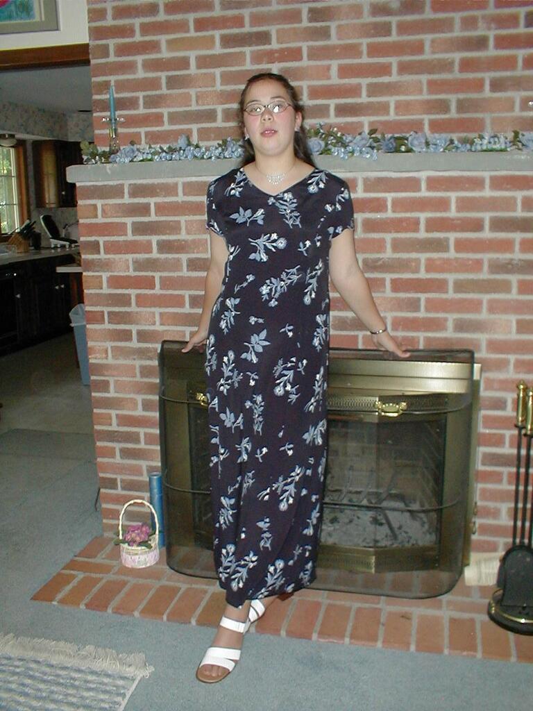 No description provided for: /2001/04-06/0618-wms-dance/photo01.html