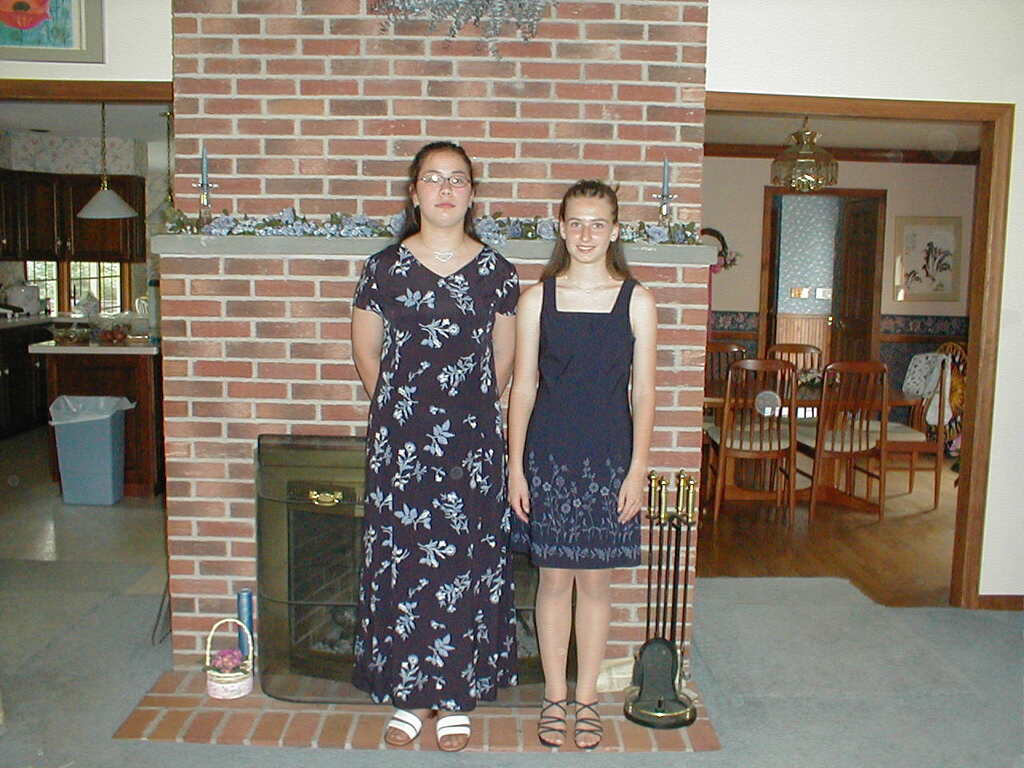 No description provided for: /2001/04-06/0618-wms-dance/photo02.html
