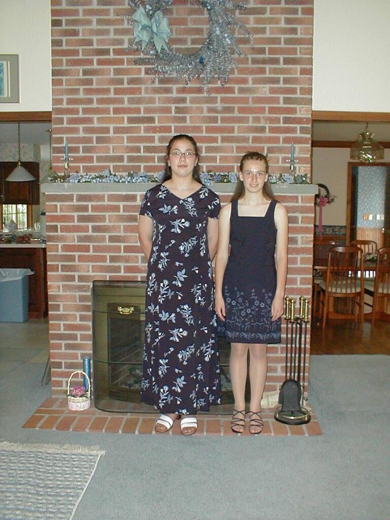 No description provided for: /2001/04-06/0618-wms-dance/photo03.html