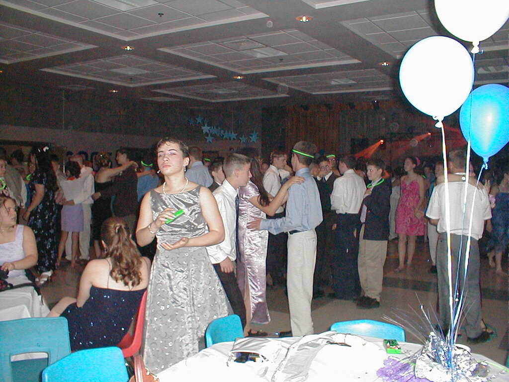 No description provided for: /2001/04-06/0618-wms-dance/photo11.html