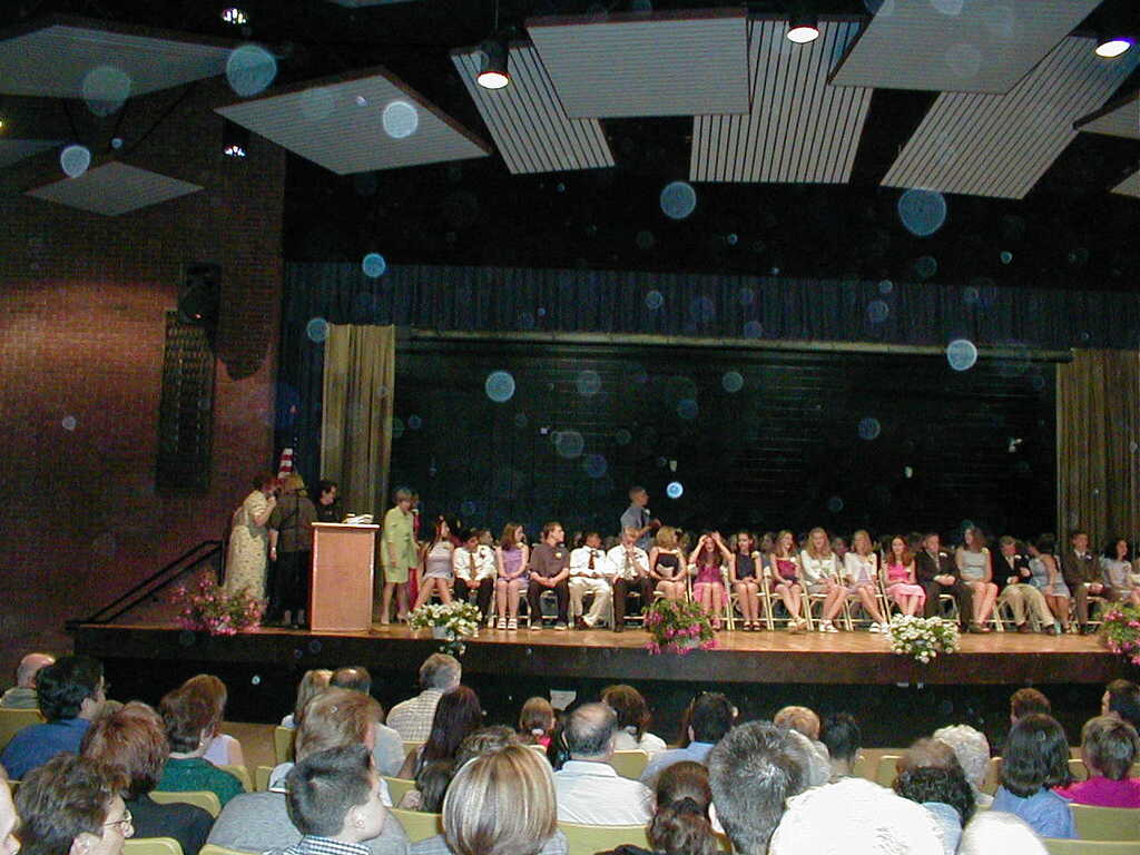 No description provided for: /2001/04-06/0618-wms-grad/photo02.html