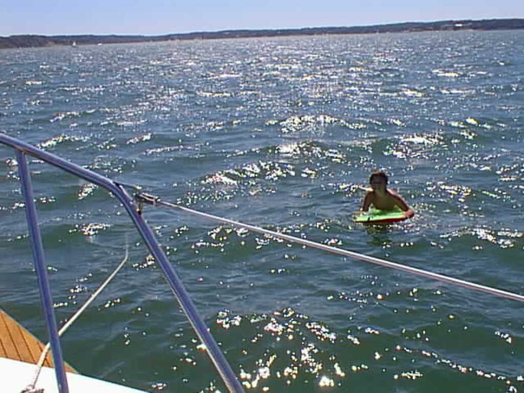 No description provided for: /2001/07-09/0721-sailing/_2/photo25.html