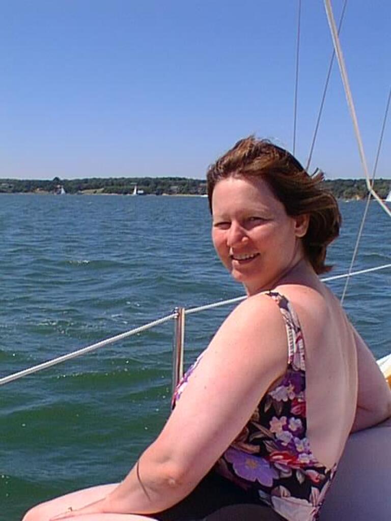 No description provided for: /2001/07-09/0721-sailing/_2/photo28.html