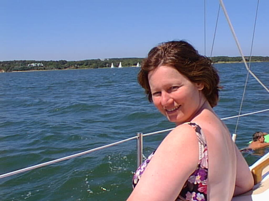 No description provided for: /2001/07-09/0721-sailing/_2/photo30.html