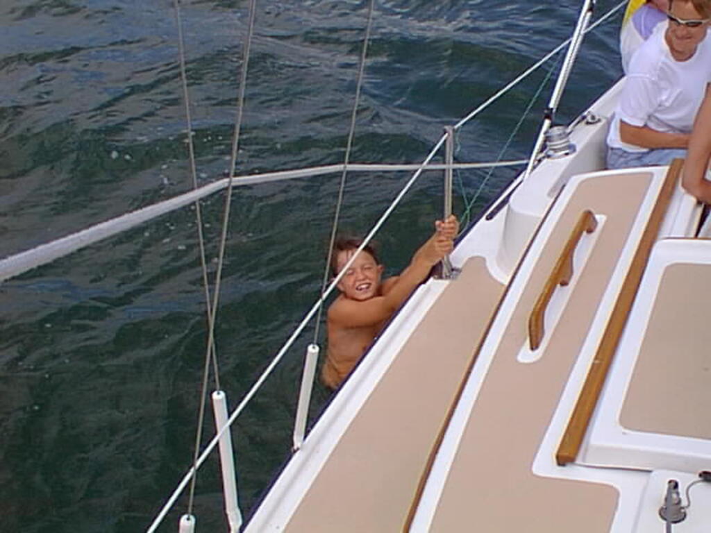 No description provided for: /2001/07-09/0729-sailing/_1/photo01.html