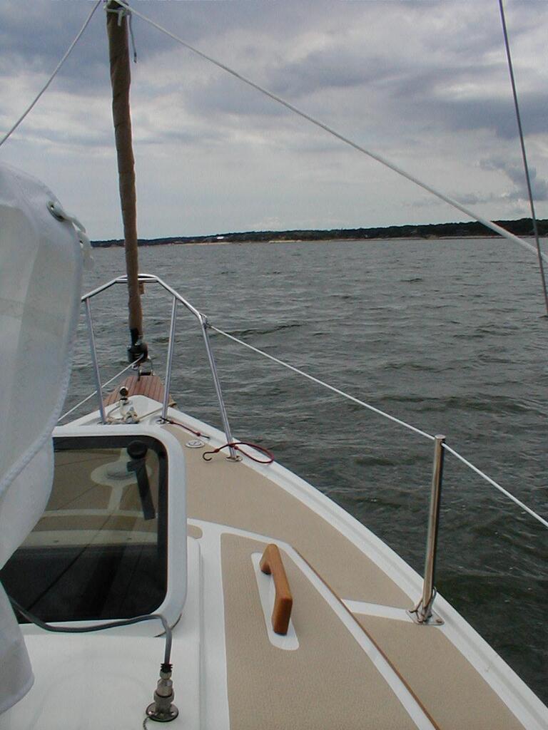 No description provided for: /2001/07-09/0729-sailing/_2/photo33.html