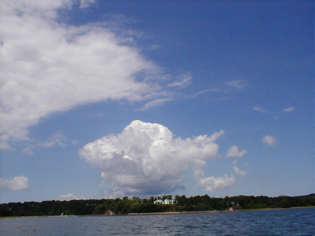 No description provided for: /2001/07-09/0729-sailing/_2/photo34.html