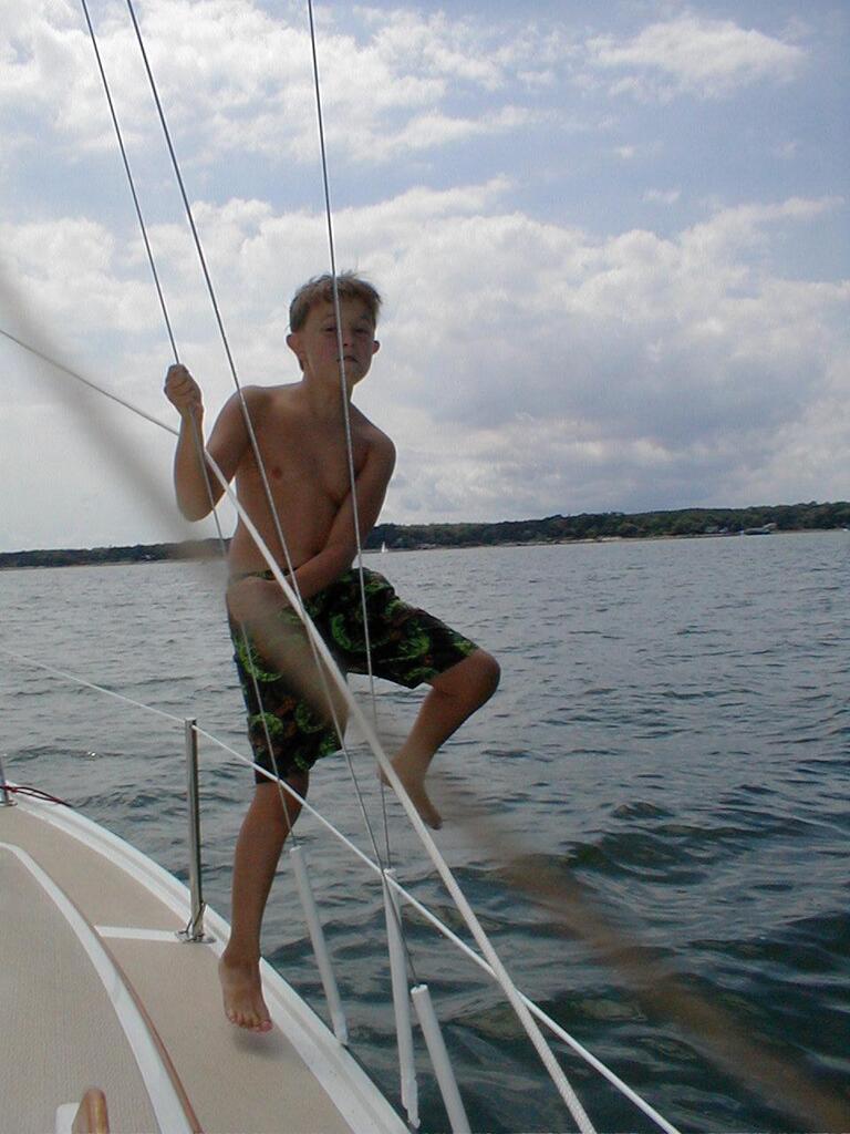 No description provided for: /2001/07-09/0729-sailing/_2/photo42.html