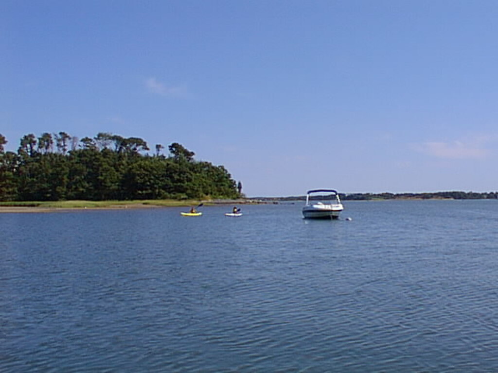 No description provided for: /2001/07-09/0802-nauset/_1/photo09.html