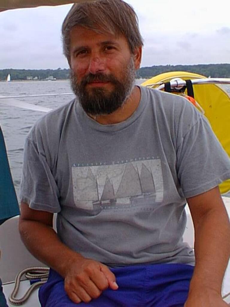 No description provided for: /2001/07-09/0804-sailing/_1/photo09.html