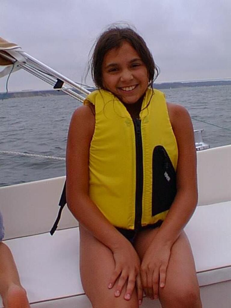 No description provided for: /2001/07-09/0804-sailing/_1/photo12.html