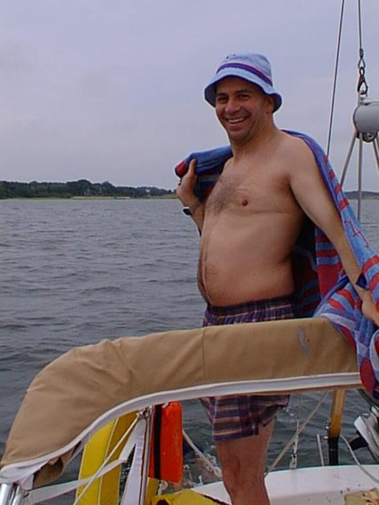 No description provided for: /2001/07-09/0804-sailing/_2/photo18.html