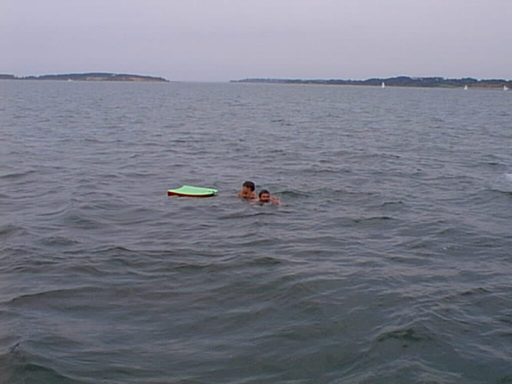 No description provided for: /2001/07-09/0804-sailing/_2/photo22.html