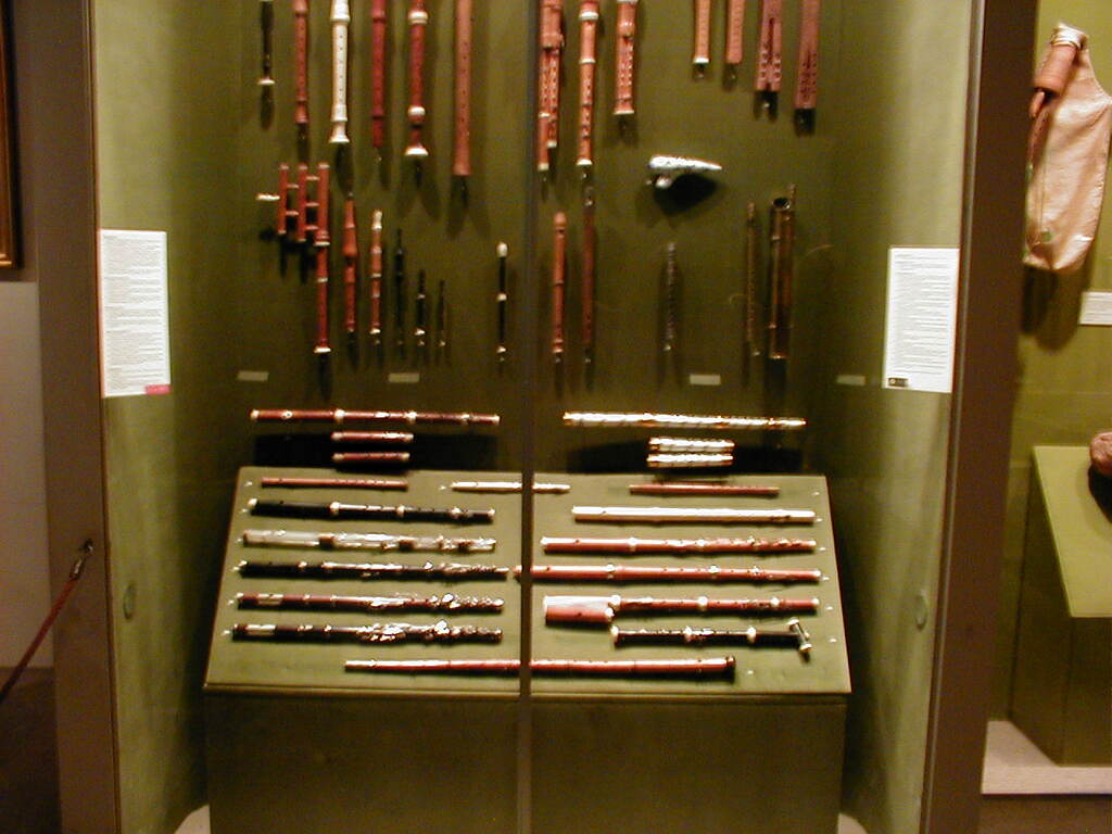 No description provided for: /2001/10-12/1214-metropolitan/_3/photo39.html