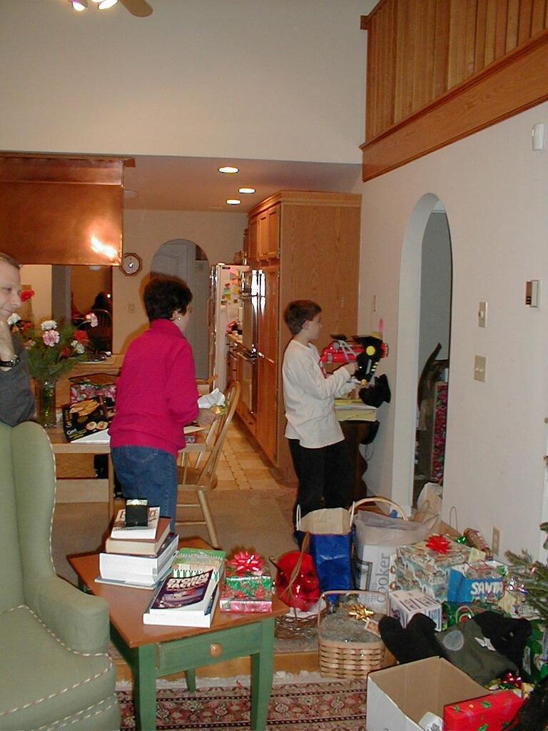 No description provided for: /2001/10-12/1225-christmas/_1/photo08.html