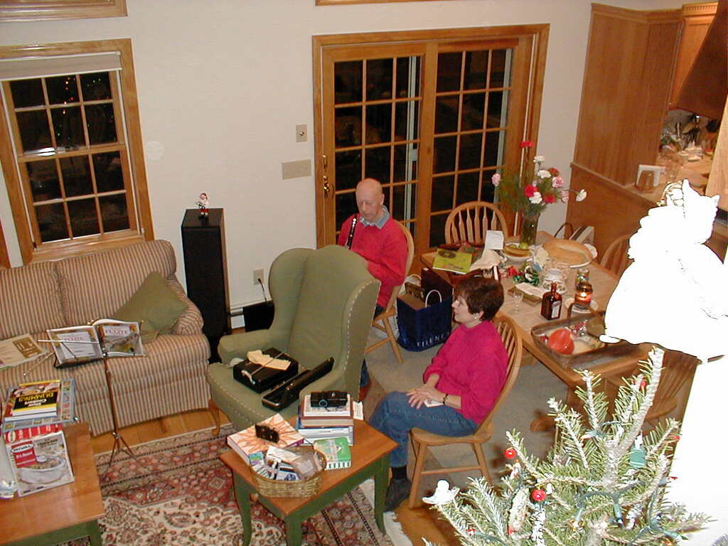 No description provided for: /2001/10-12/1225-christmas/_2/photo29.html