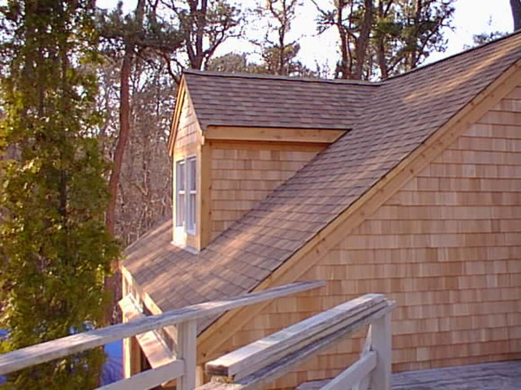 No description provided for: /2002/04-06/0411-carriage-house/photo09.html