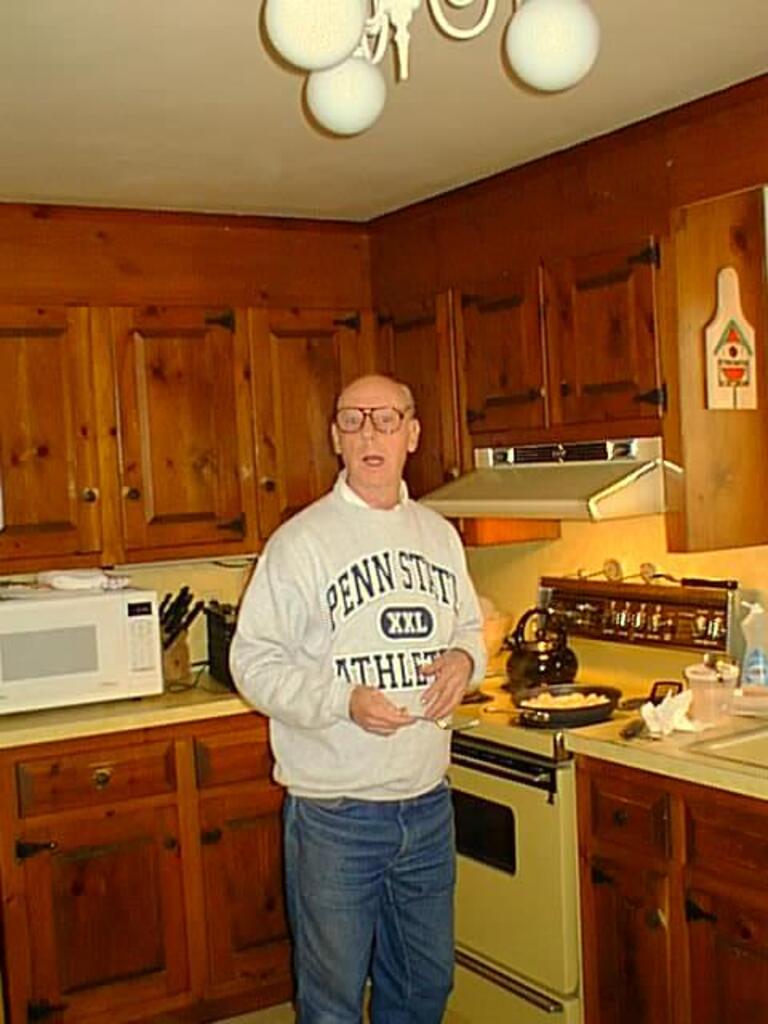 No description provided for: /2002/04-06/0411-carriage-house/photo13.html