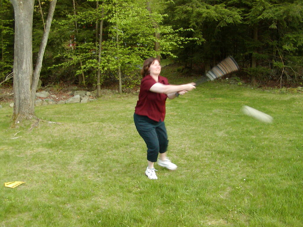 No description provided for: /2002/04-06/0511-yardball/_2/photo32.html