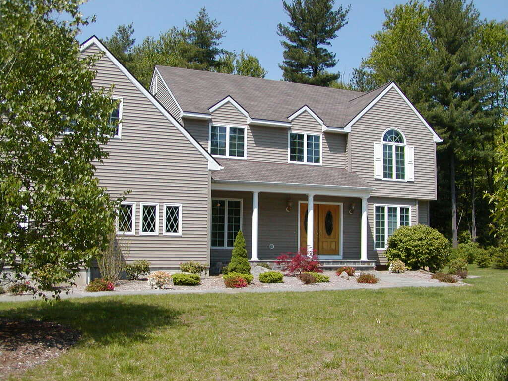 No description provided for: /2002/04-06/0524-2-falls-dr/photo01.html