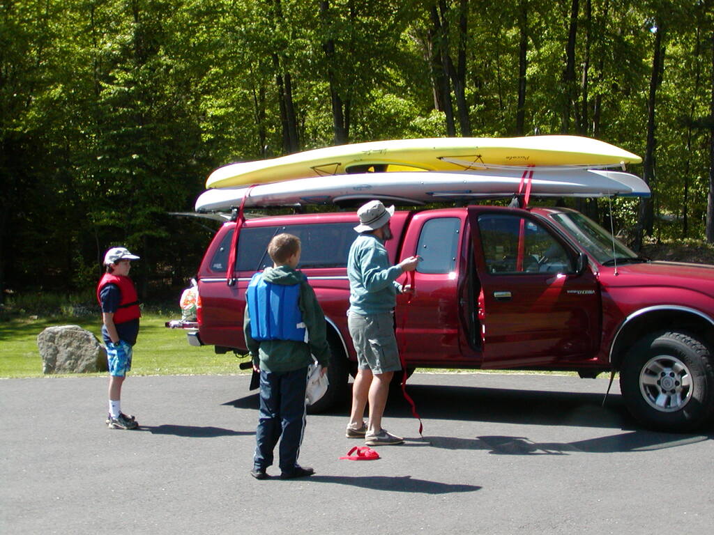 No description provided for: /2002/04-06/0525-kayaking/_1/photo02.html