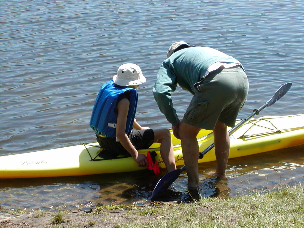 No description provided for: /2002/04-06/0525-kayaking/_1/photo06.html