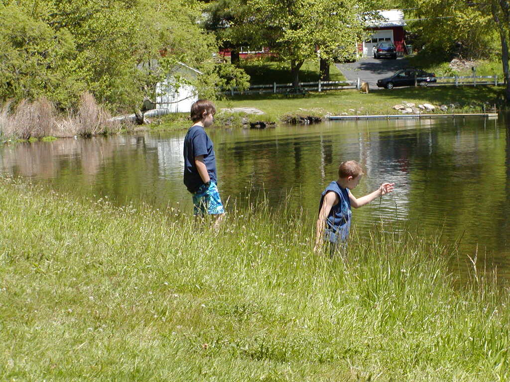 No description provided for: /2002/04-06/0525-kayaking/_1/photo19.html