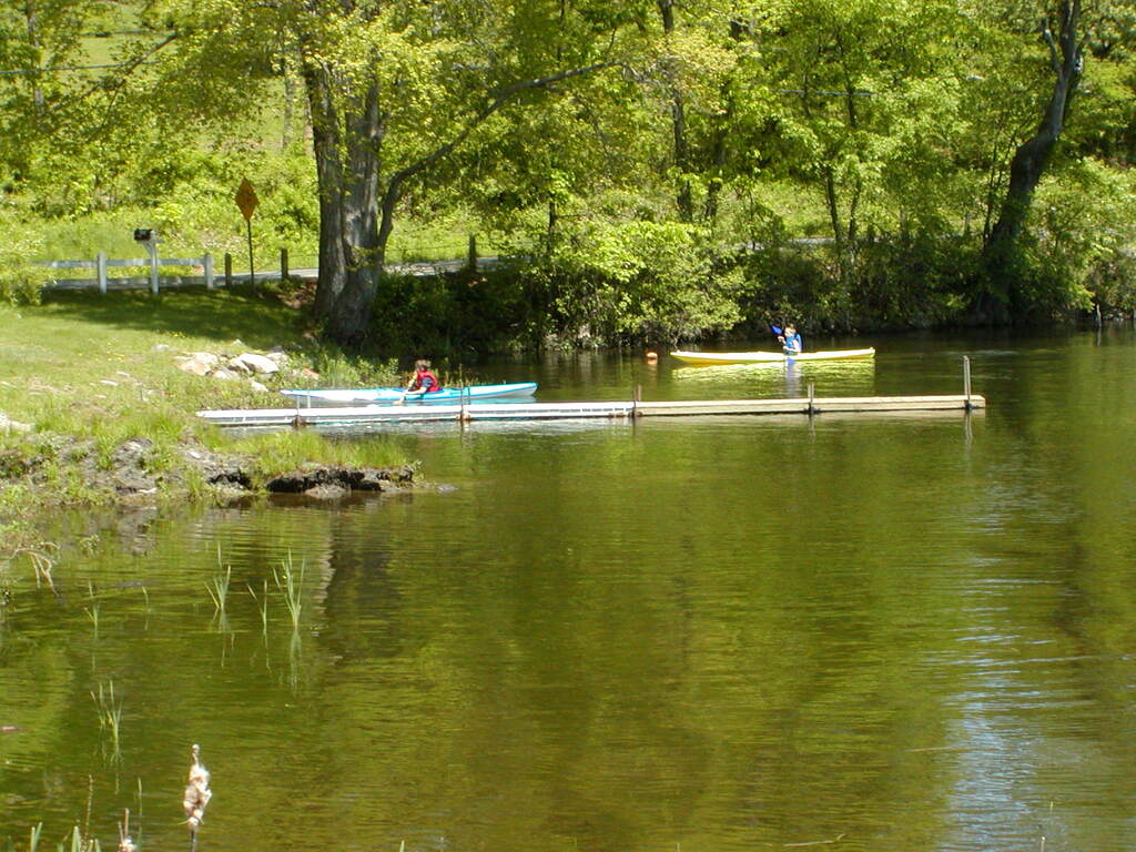 No description provided for: /2002/04-06/0525-kayaking/_2/photo40.html