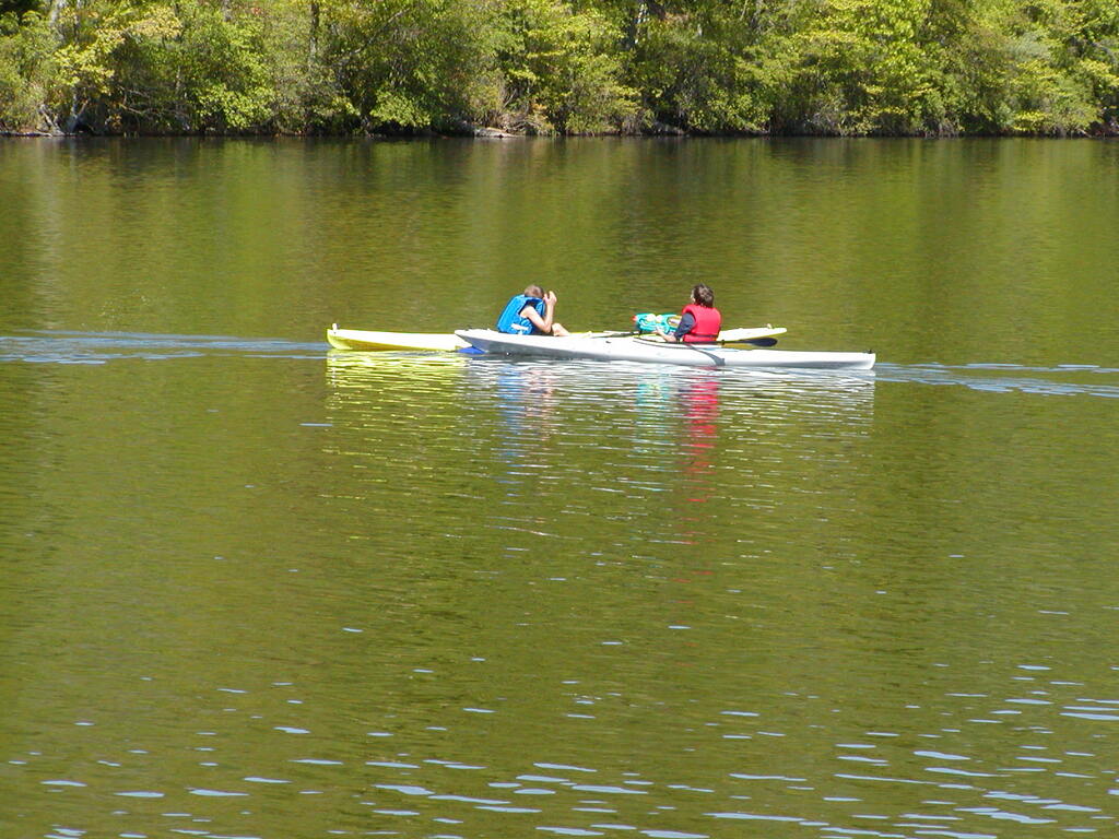 No description provided for: /2002/04-06/0525-kayaking/_3/photo54.html
