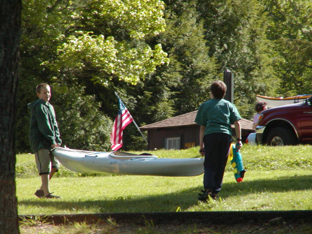 No description provided for: /2002/04-06/0525-kayaking/_3/photo65.html