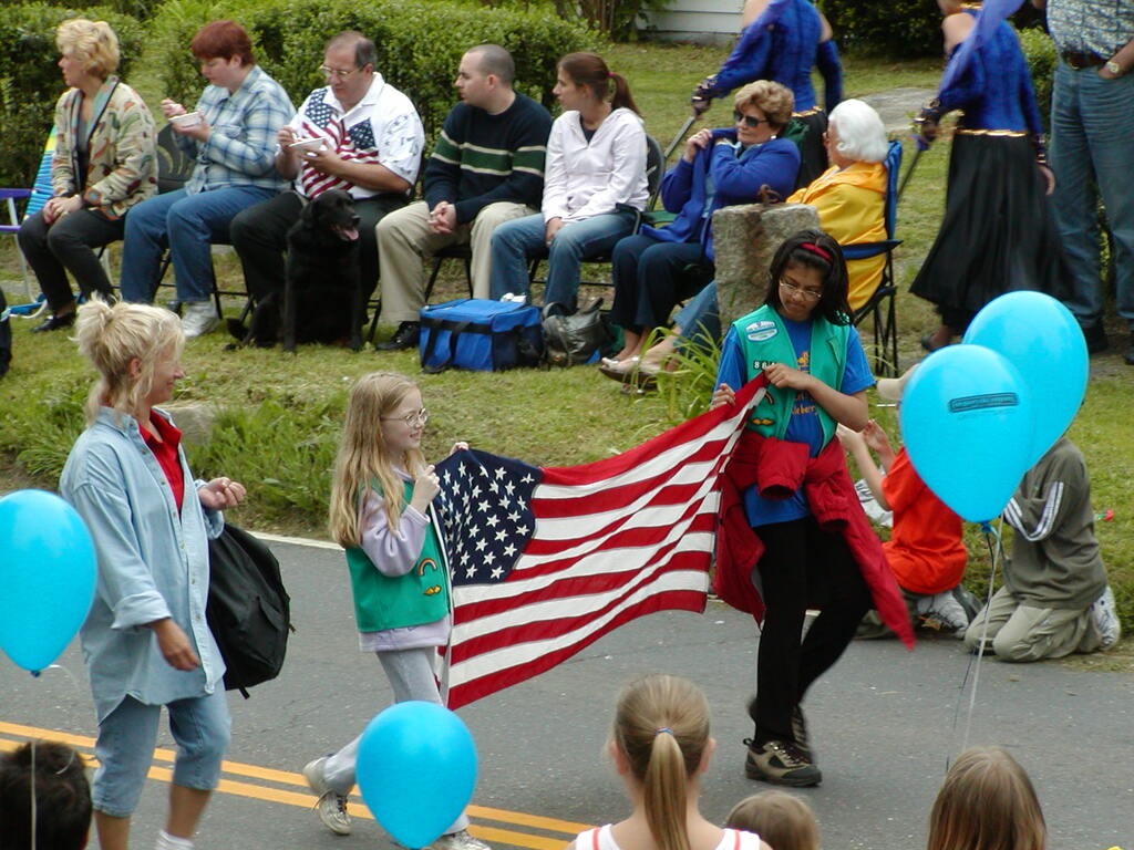 No description provided for: /2002/04-06/0526-parade/_2/photo26.html