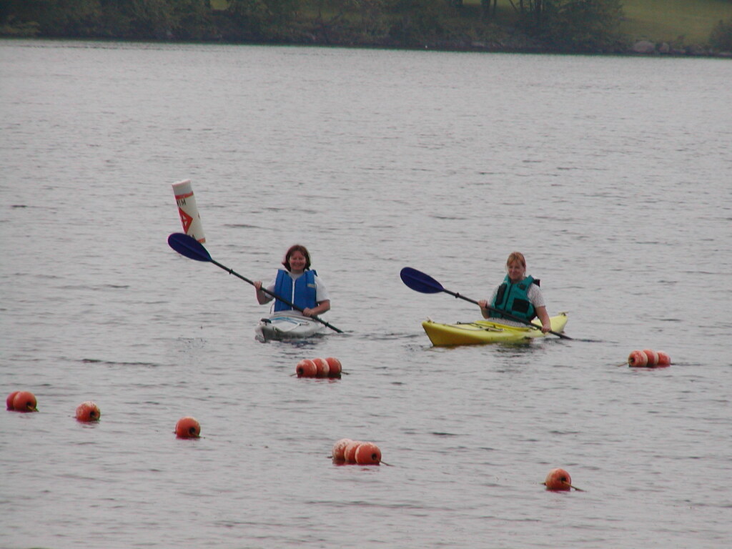 No description provided for: /2002/04-06/0527-kayaking/photo11.html