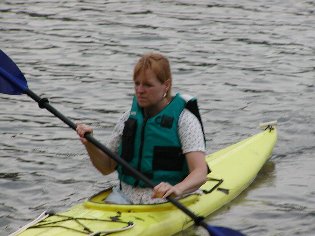 No description provided for: /2002/04-06/0527-kayaking/photo15.html