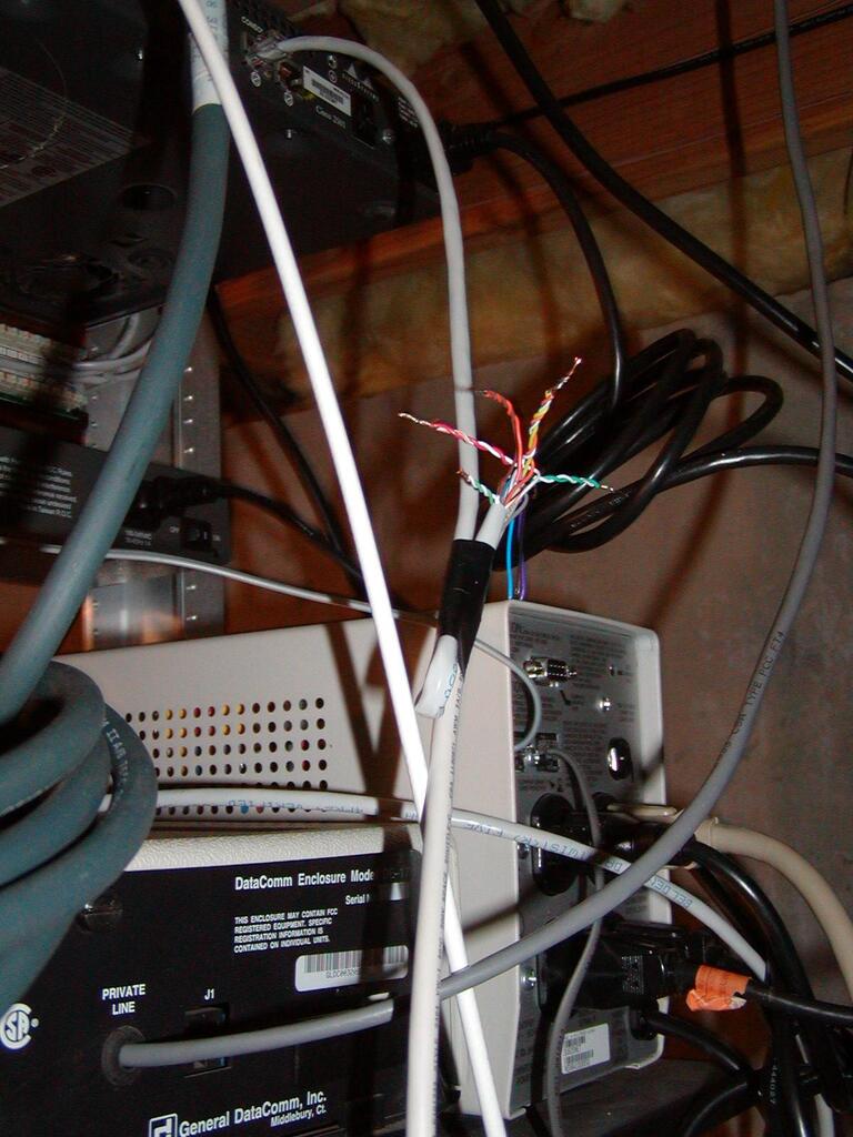 No description provided for: /2002/04-06/0617-fr-connection/photo03.html