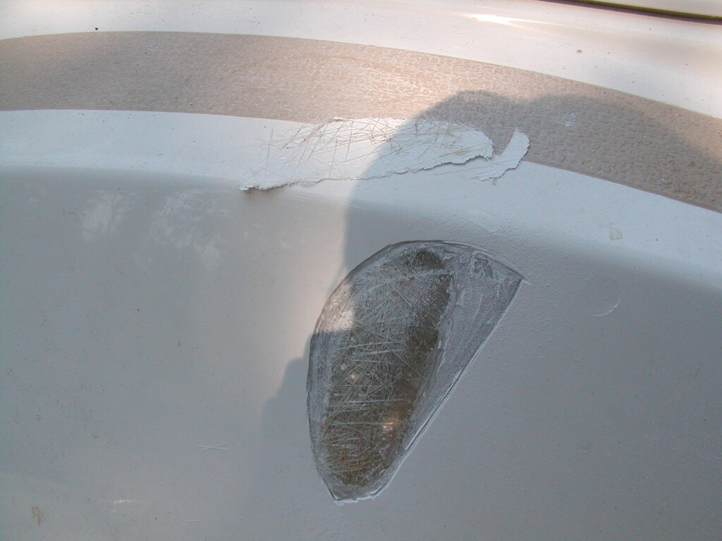 No description provided for: /2002/04-06/0629-boat-defect/photo02.html