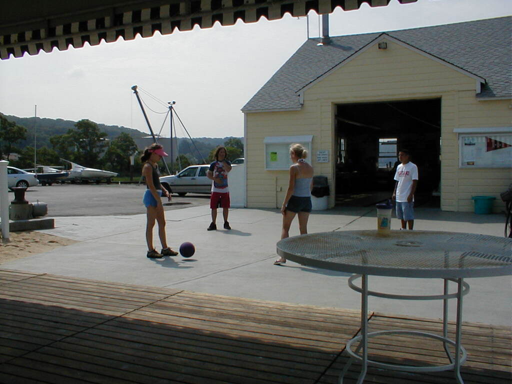 No description provided for: /2002/07-09/0712-jhu-cty-lcf/_2/photo041.html