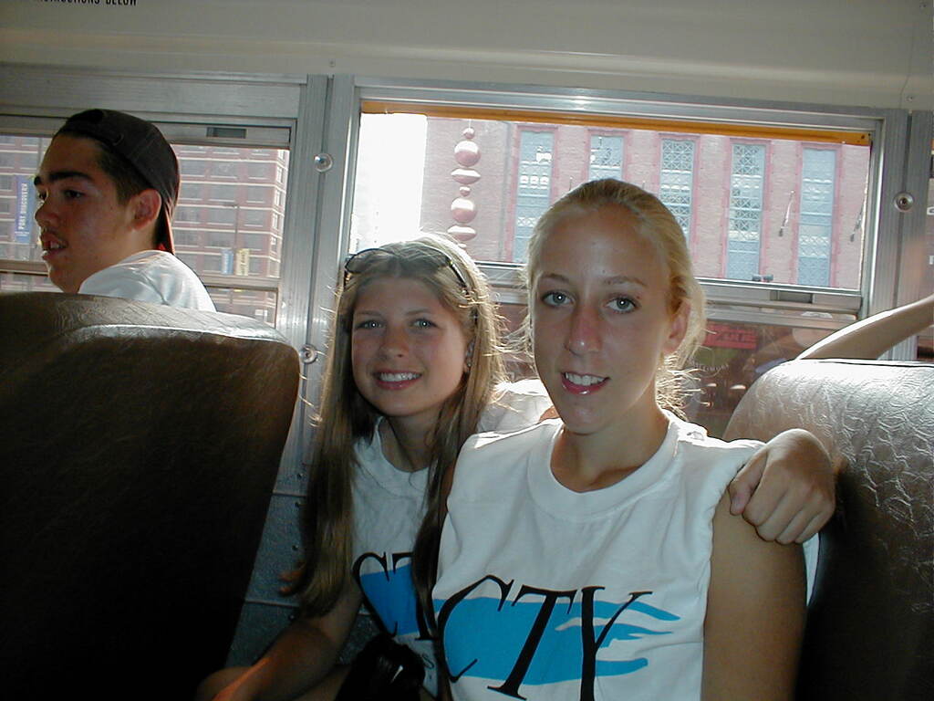 No description provided for: /2002/07-09/0712-jhu-cty-lcf/_5/photo119.html