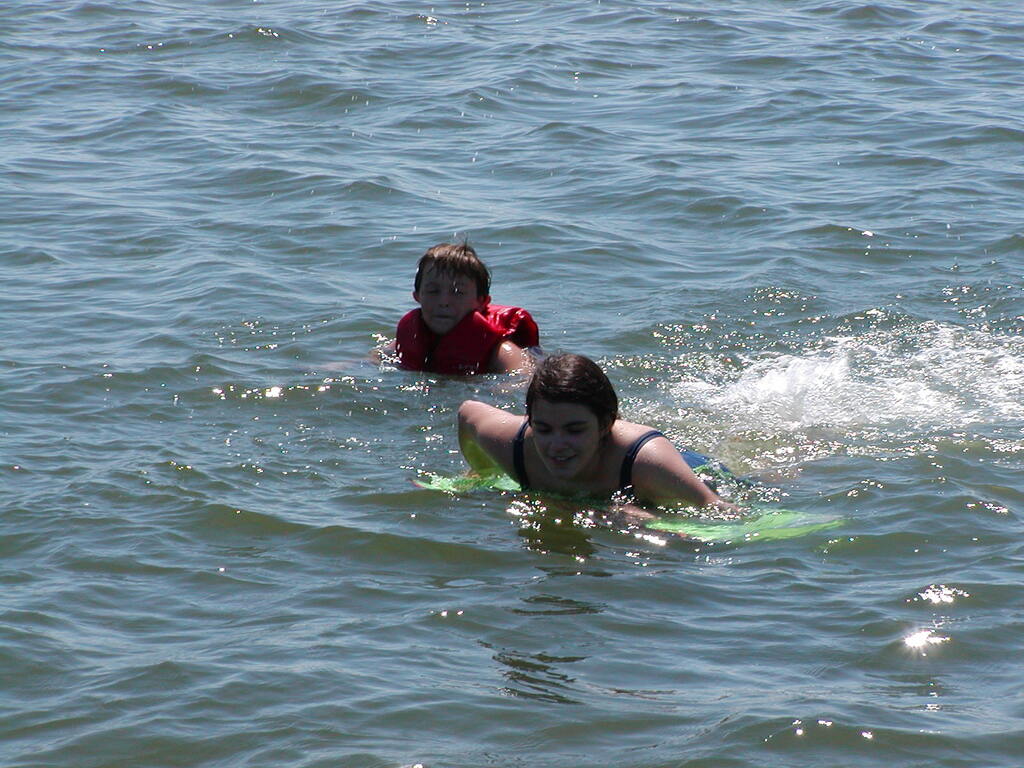 No description provided for: /2002/07-09/0716-sailing/photo11.html